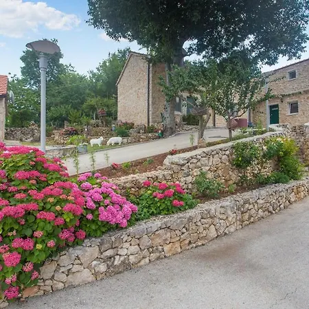 Brkic With Large Private Pool And Playground Brkici